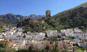Cazorla (Jaén) con el castillo de La Yedra. JFME. Pinchar en la imagen para ver más grande.