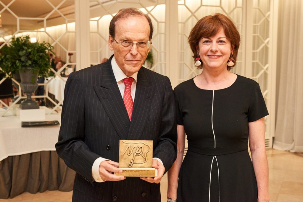 amanay rivas | Notarios y Registradores