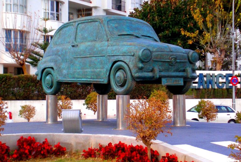 Monumento_al_Seat_600.Fuengirola Notarios y Registradores